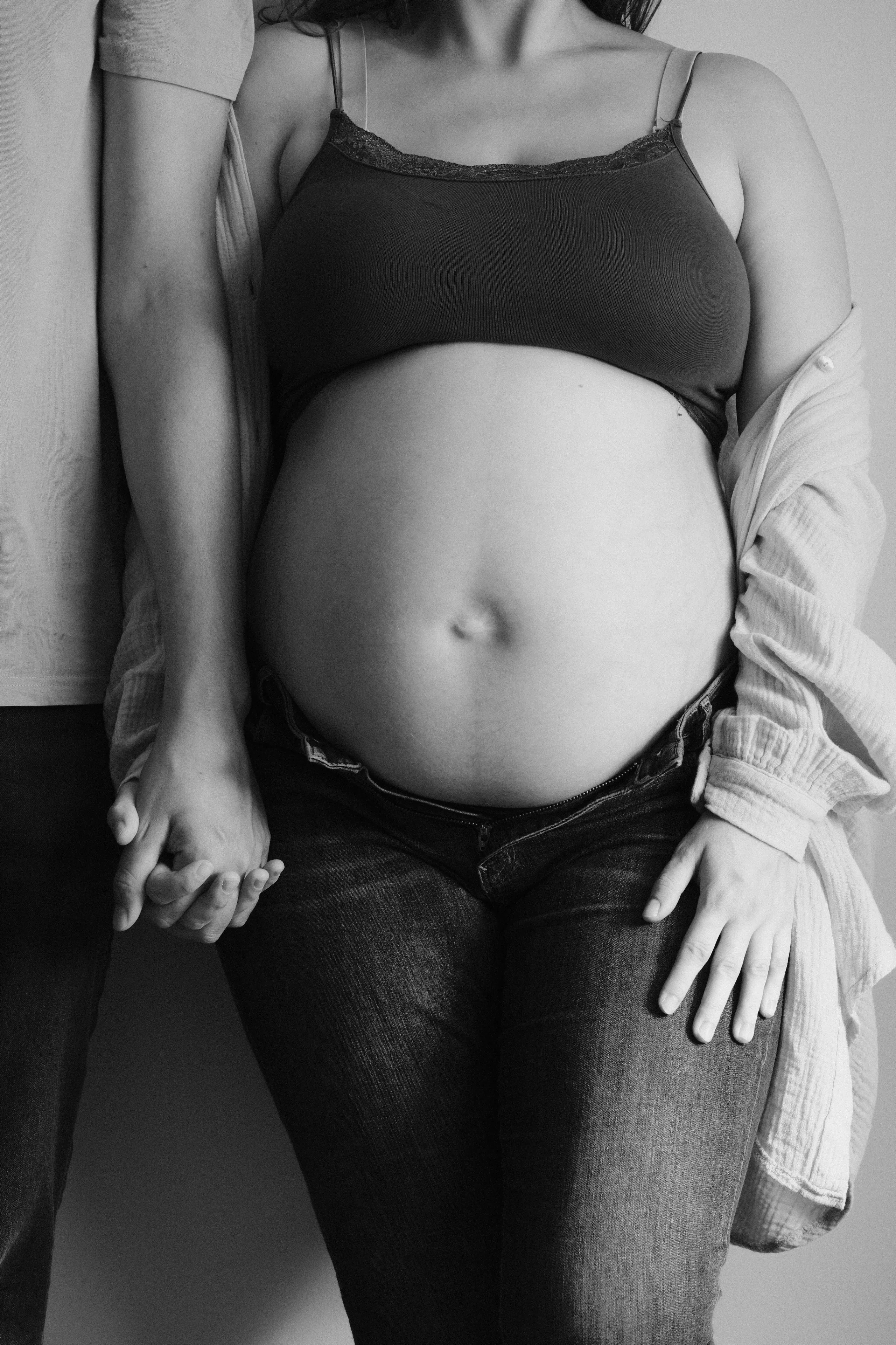 Maternity Shoot at Home and in the Park - detail from the blog article