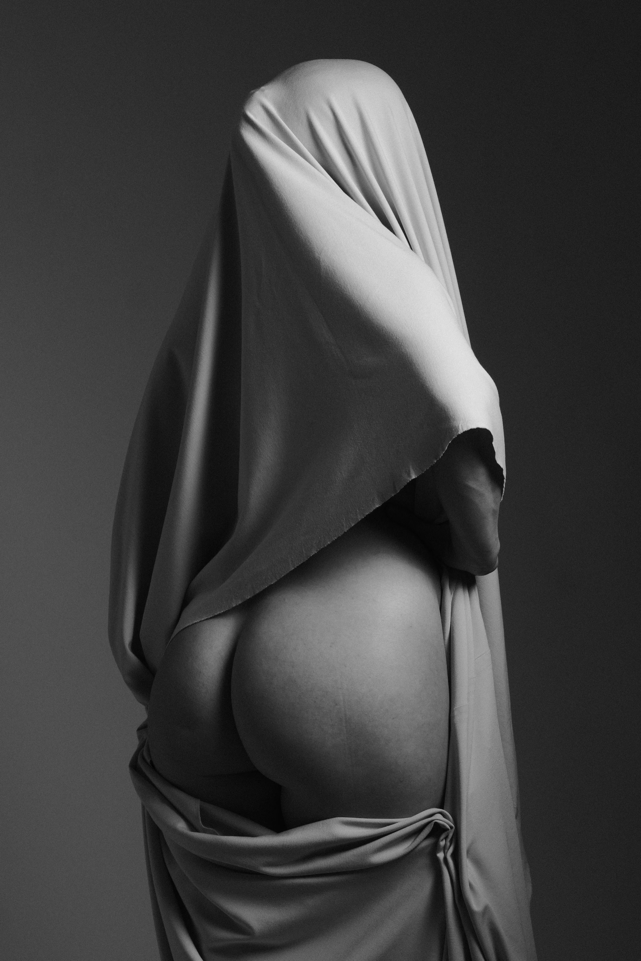 Veiled - a project about body positivity - detail from the blog article