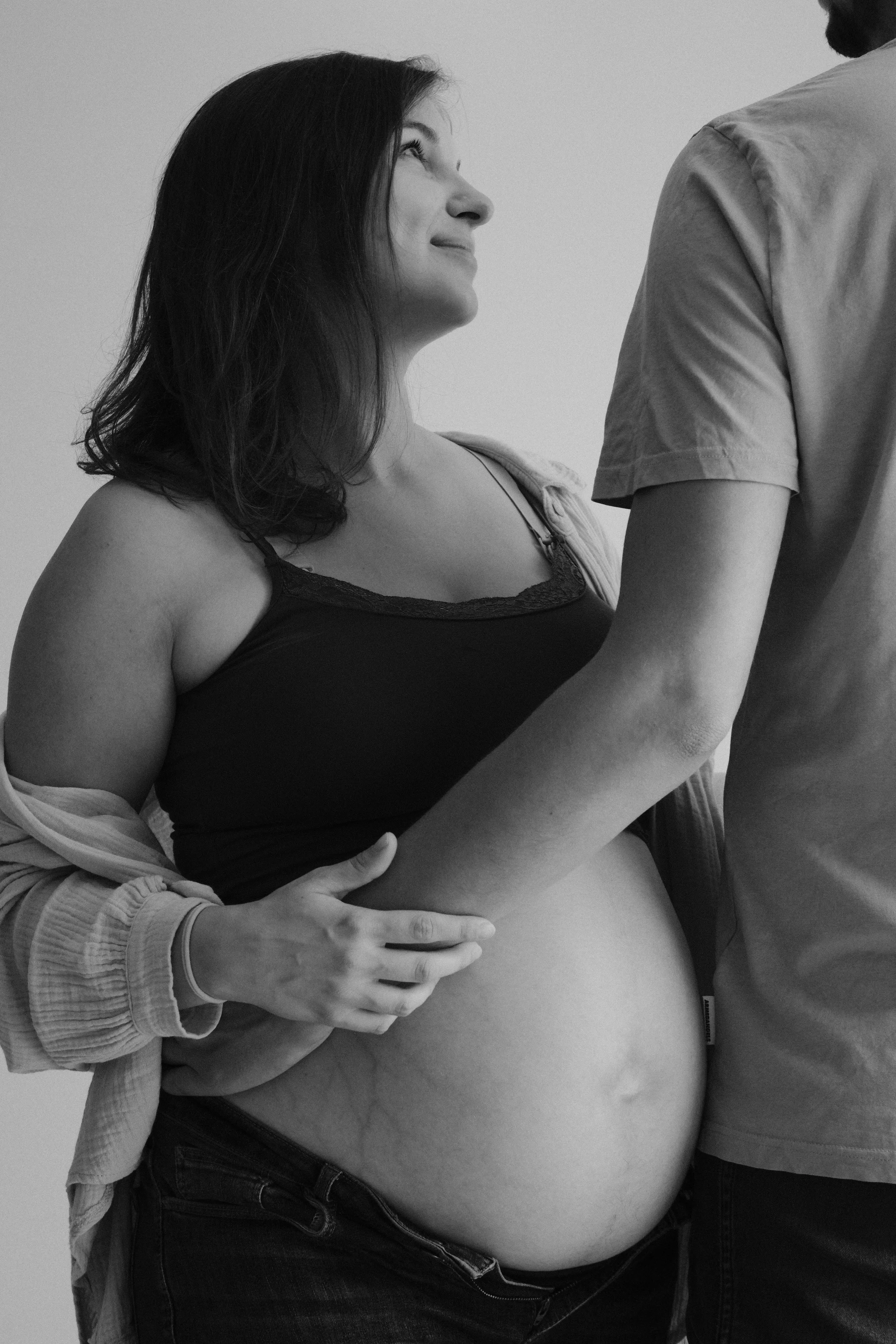 Maternity Shoot at Home and in the Park - detail from the blog article