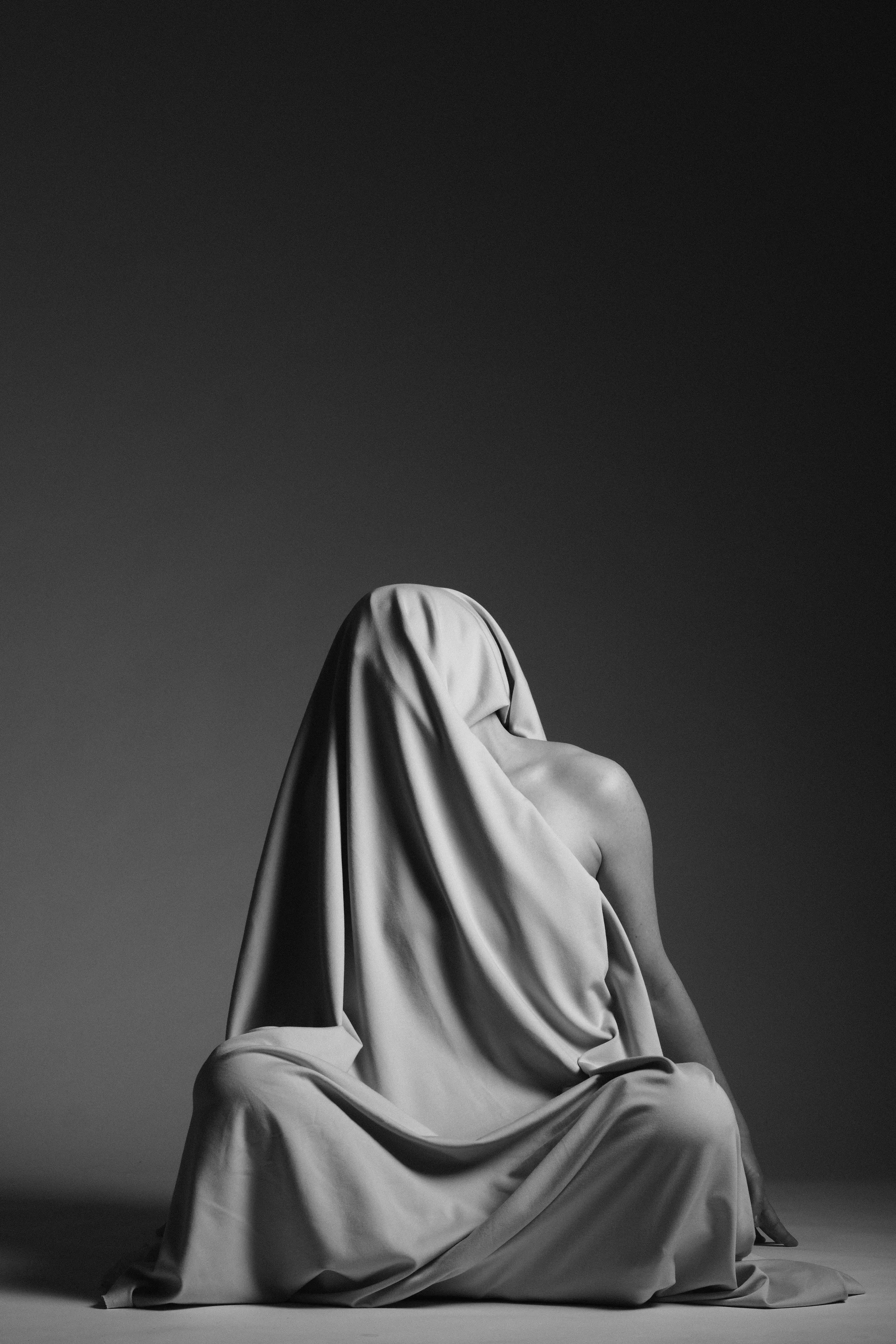 Veiled - a project about body positivity - detail from the blog article