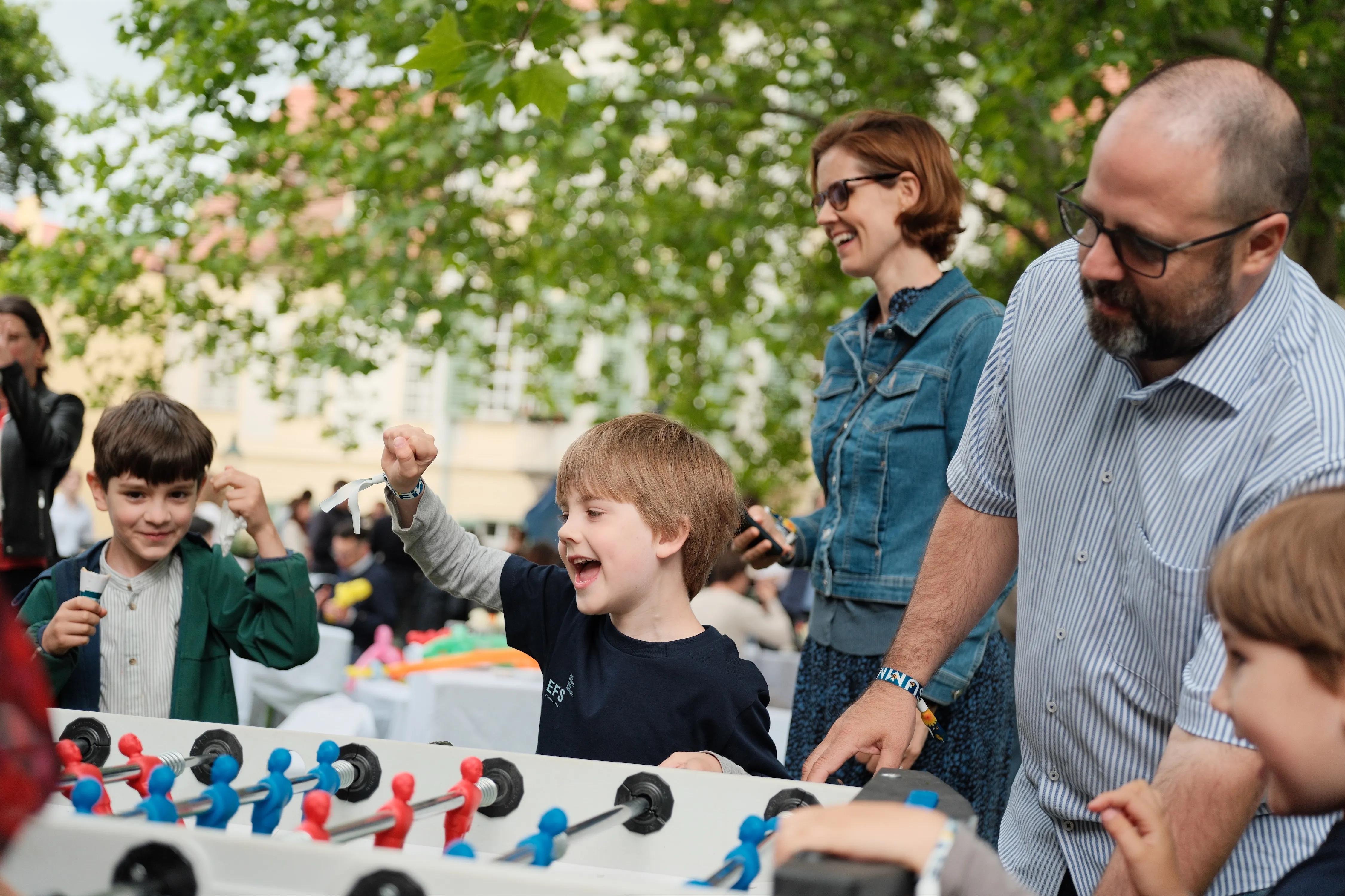 Photographing a Summer Party at Schloss Hunyadi - detail from the blog article