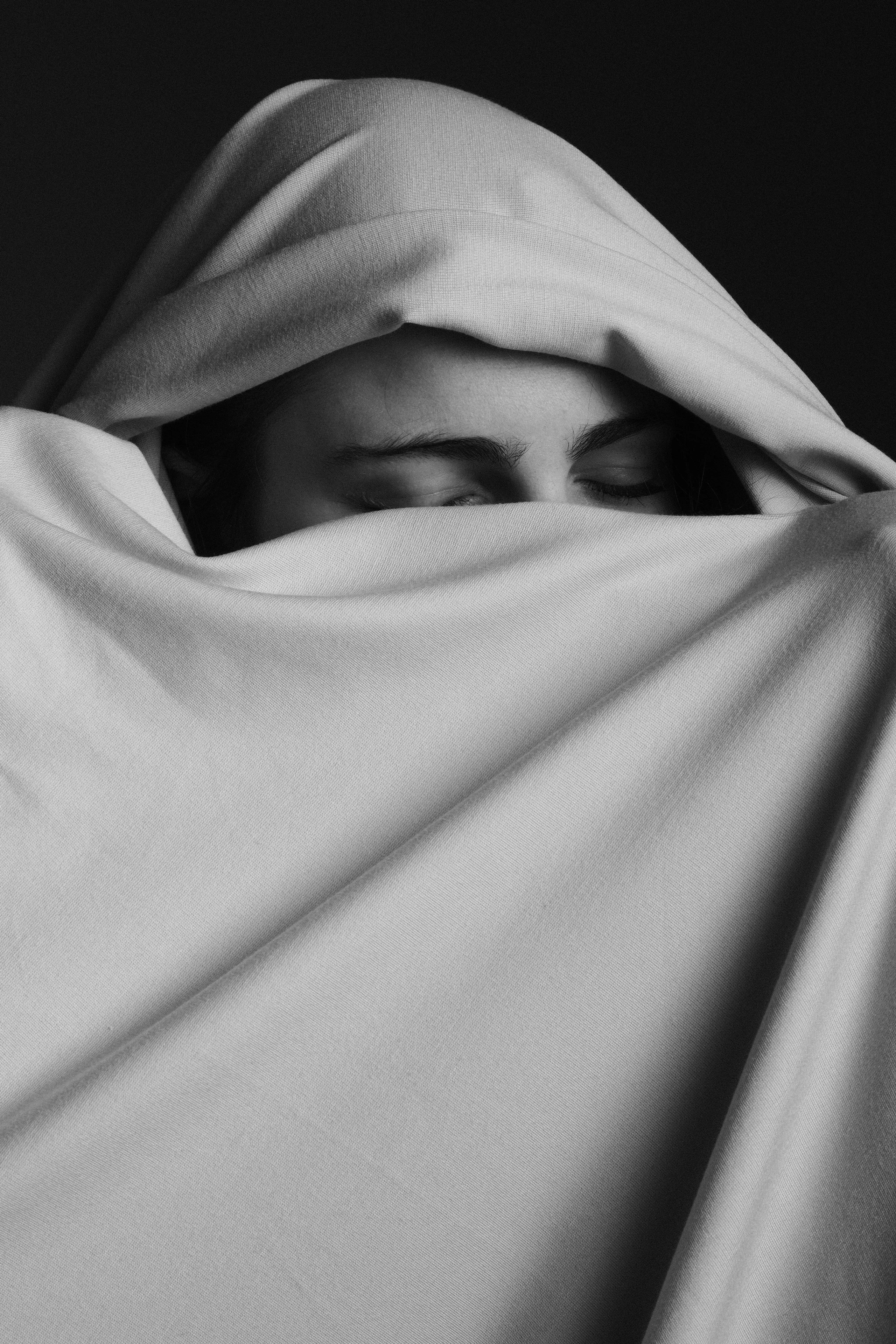 Veiled - a project about body positivity - detail from the blog article