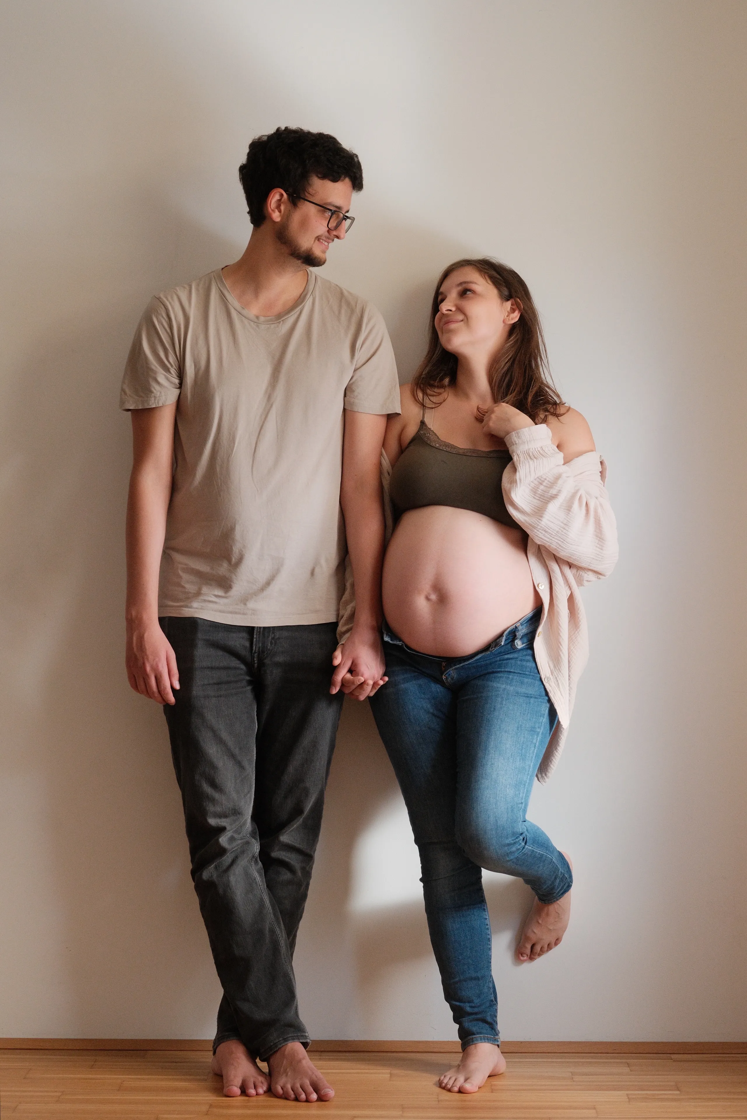 Maternity Shoot at Home and in the Park - detail from the blog article
