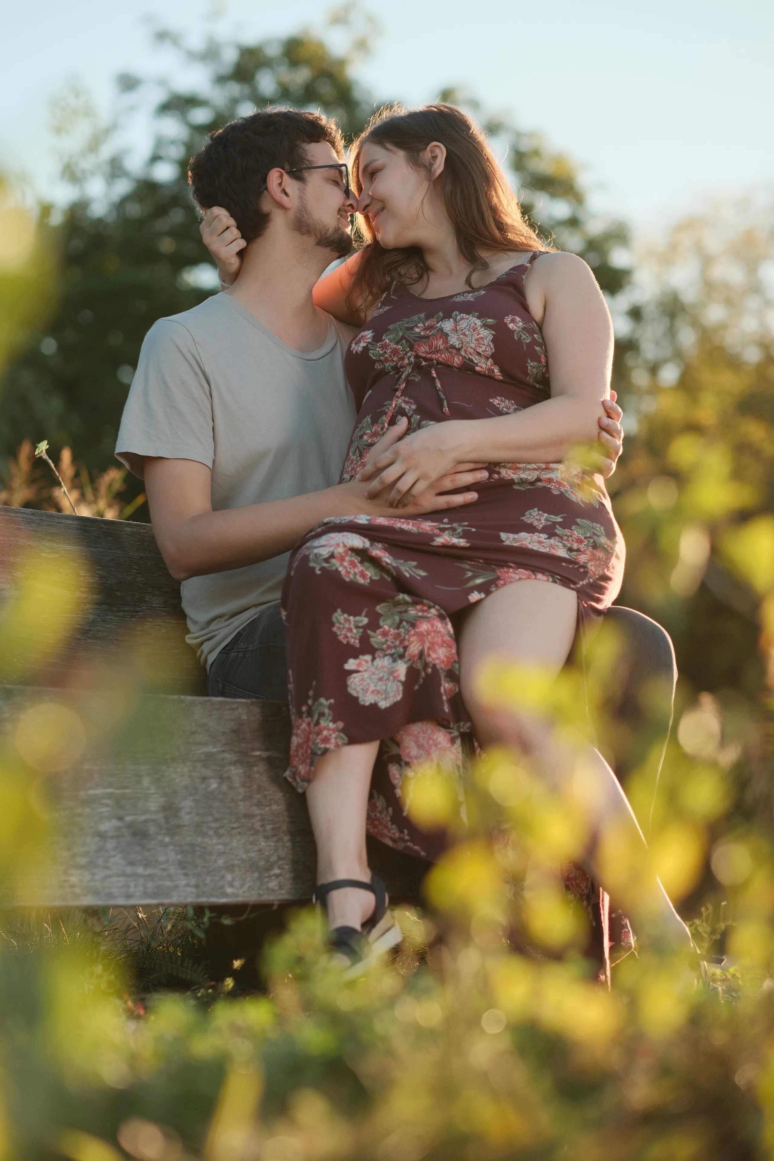 Maternity Shoot at Home and in the Park - detail from the blog article